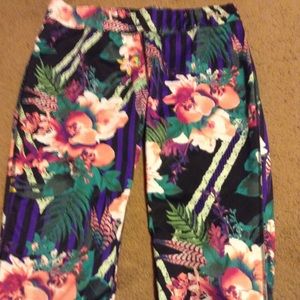 EUC Fila running Capri